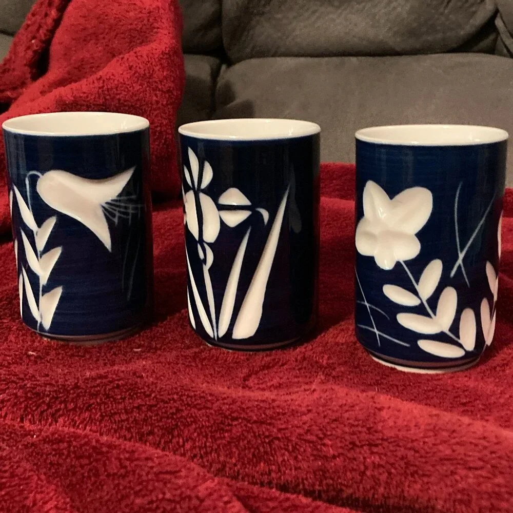 VTG THREE (3) Porcelain Teacup/Sake Cups-MCI JAPAN-Sgraffito Floral Etched-EUC - Picture 7 of 9